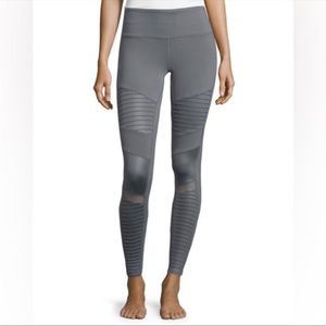 Alo Yoga Moto Leggings in Anthracite/Anthracite Size XS
